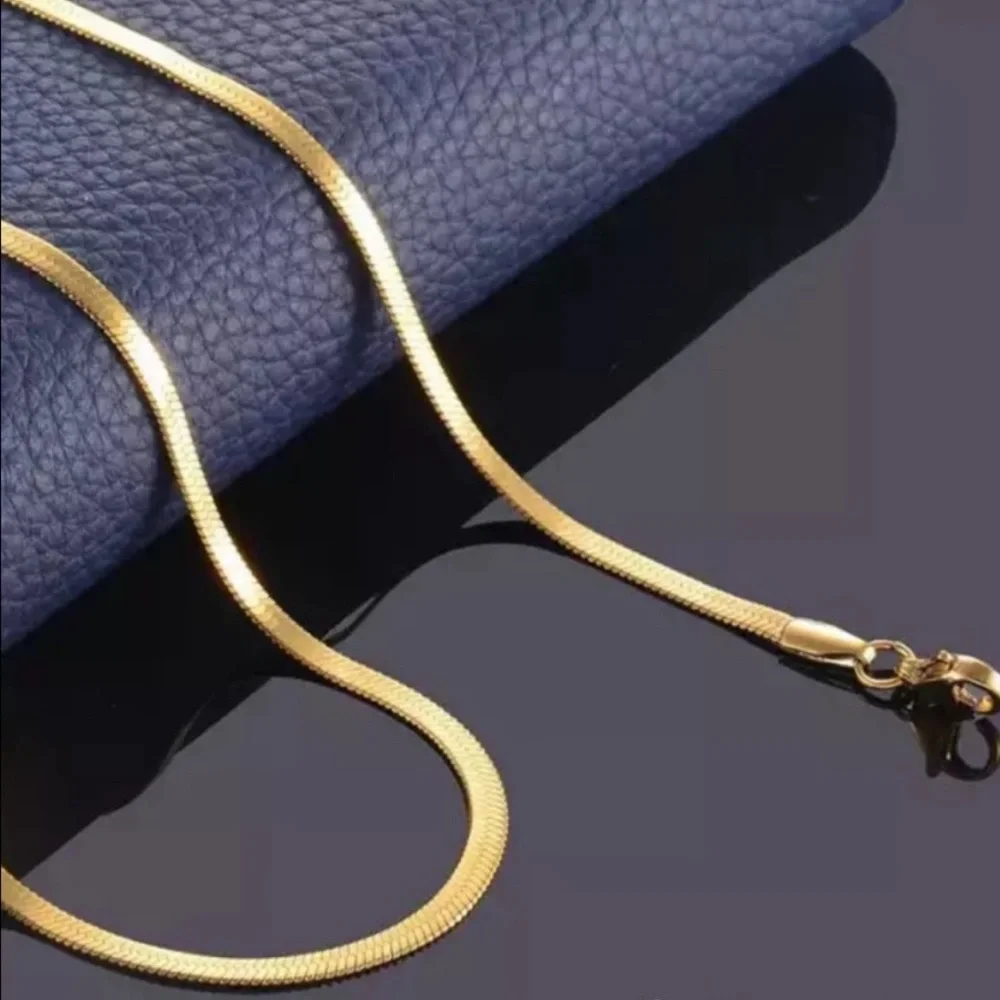 NEW “18” GOLD HERRINGBONE SNAKE LINK CHAIN NECKLACE,NICE NECKLACE, CUTE NECKLACE - Picture 4 of 7